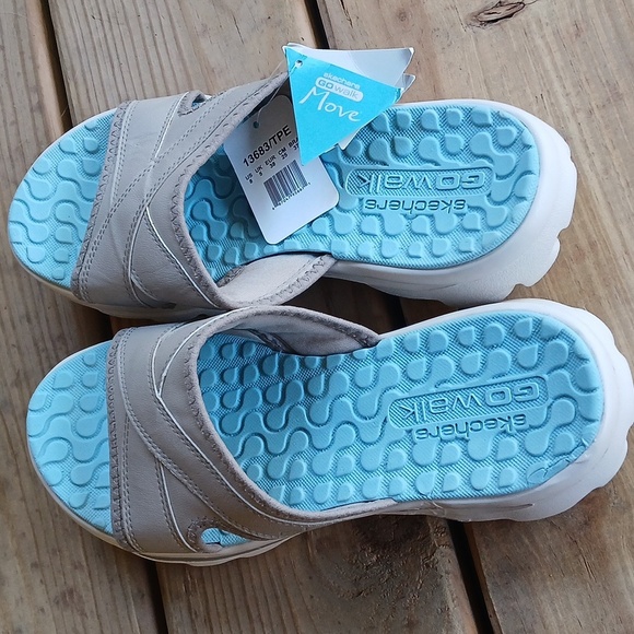 Women's skechers GO walk shoes size 8 New with tags - Picture 3 of 7